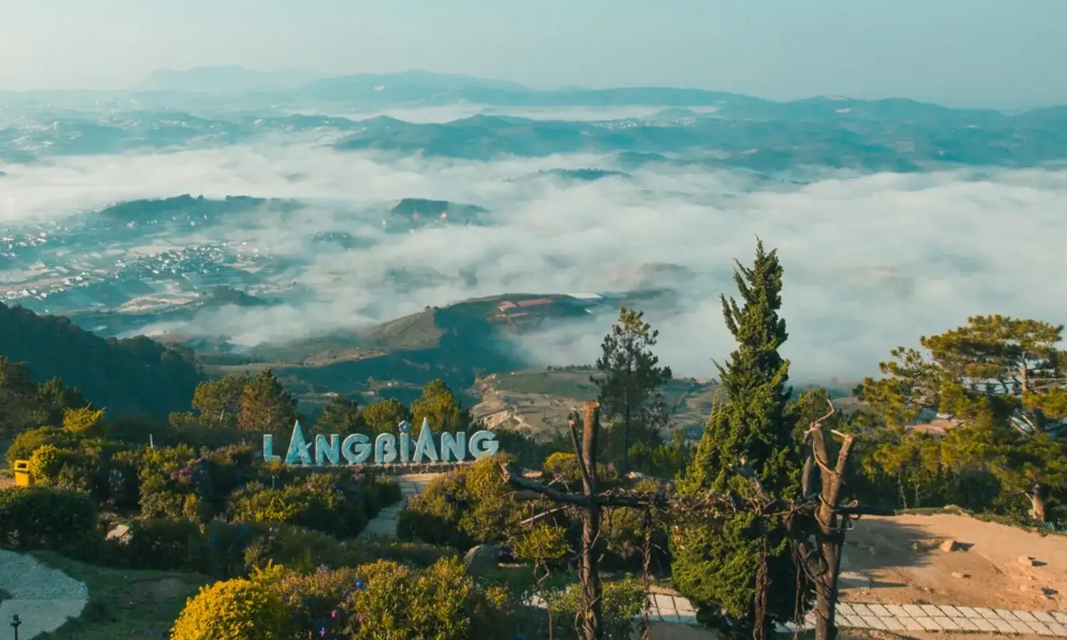 Núi Langbiang